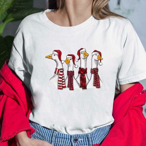 Goose Christmas Geese Crew Neck Sweatshirt $30.95