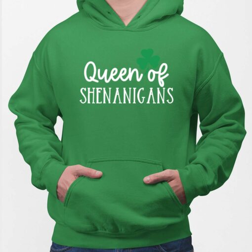 Women's Queen Of Shenanigans Print Casual Sweatshirt $30.95